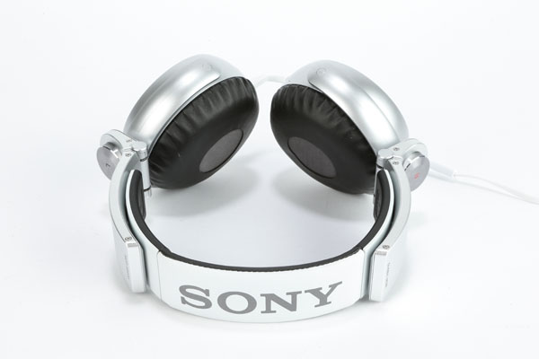 Sony-MDR-XB910-5